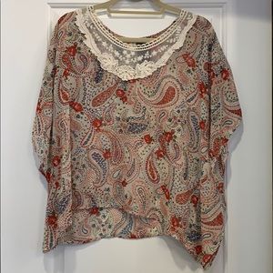 Boxy scarf top with appliqué